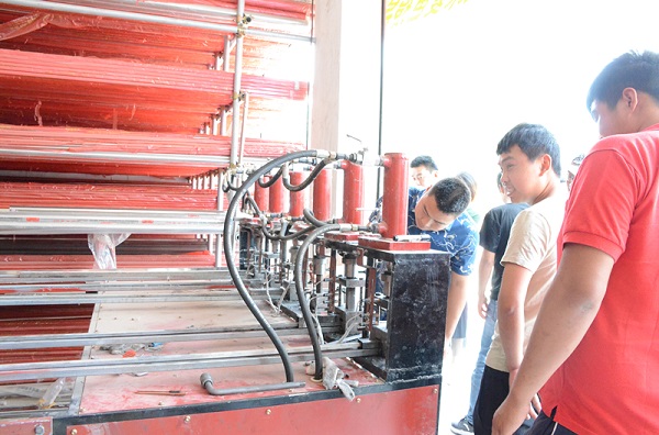 304不銹鋼管全自動(dòng)切割