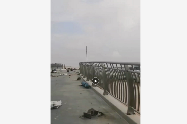 喜有沃鼎湖新區(qū)304不銹鋼管橋梁護(hù)欄項目