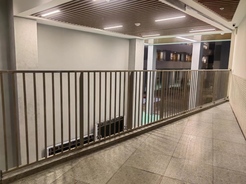 不銹鋼方管護(hù)欄