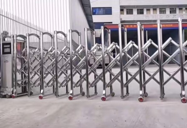 不銹鋼伸縮門(mén)